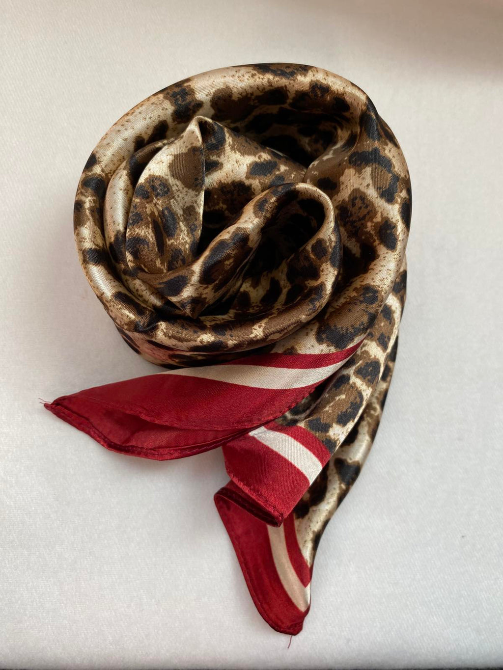 Φουλάρι τιγρέ.