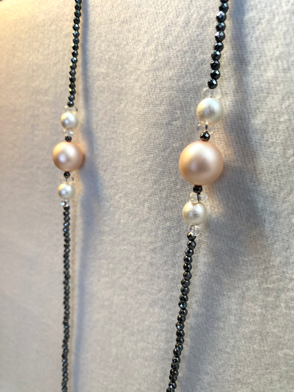 Χειροποίητο μακρύ Κολιέ με αιματίτη